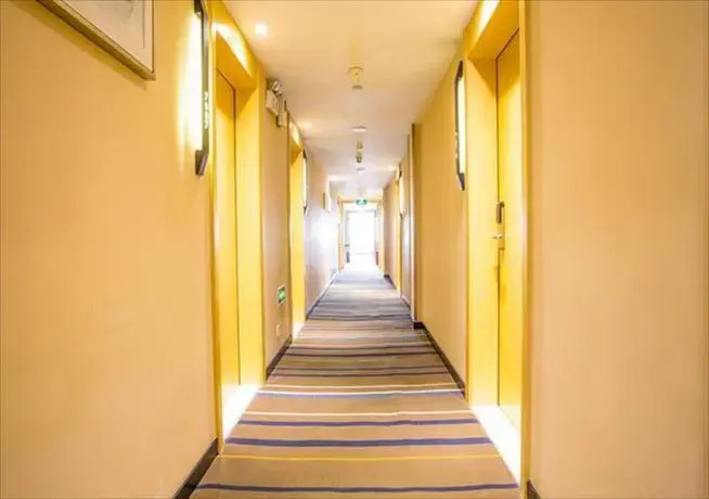 City Comfort Inn Wuzhou Qiloucheng