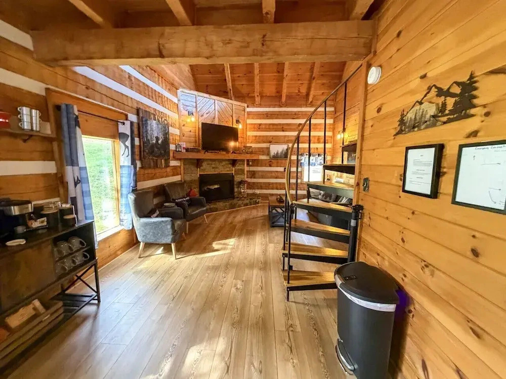 Boujee Bear- Modernized Cabin Minutes to Dollywood