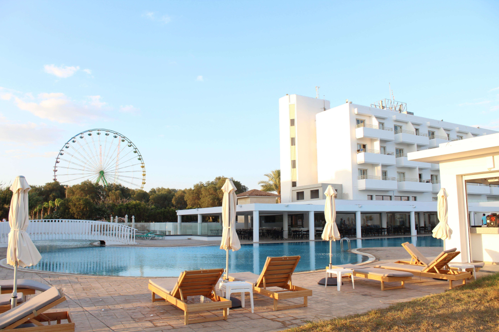 Piere - Anne Beach Hotel