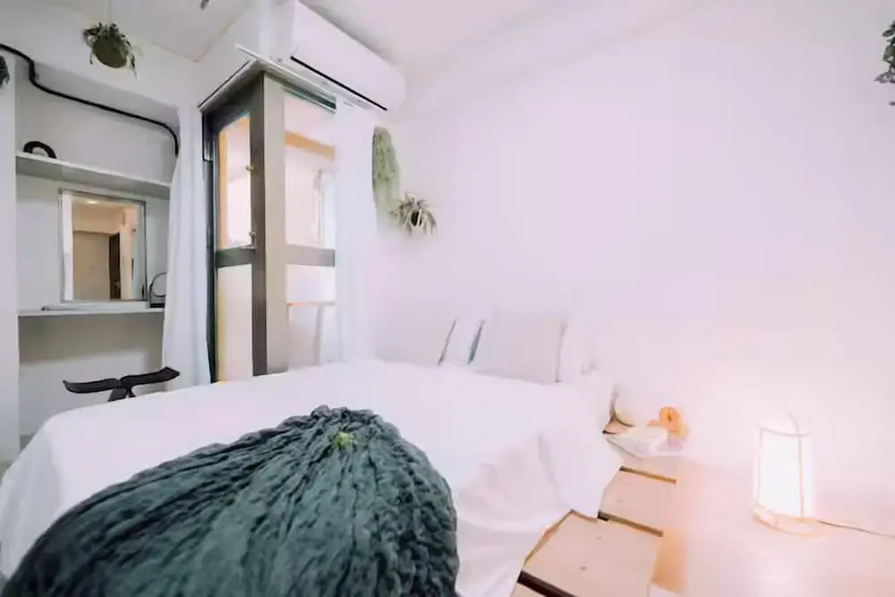 Minimalist Loft 1002