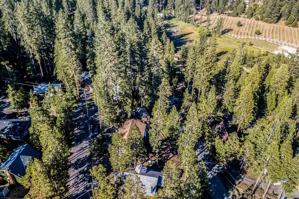 Furnished Deck: High Sierra Cabin in Twain Harte!