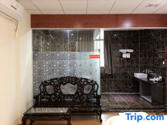 Li Yin Business Hotel