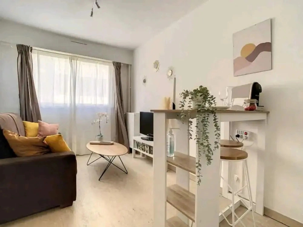 Couple Stay by the French Riviera