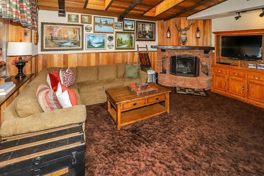 Moonridge Cottage-1817 by Big Bear Vacations