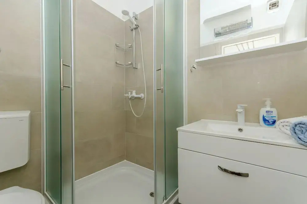 Apartments Pharos