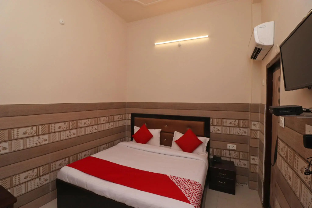 OYO 39292 Hotel Tejasvi