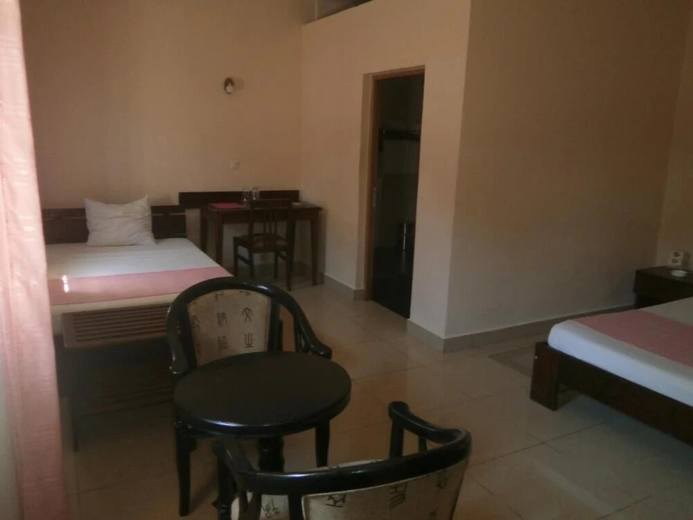 Hotel H1
