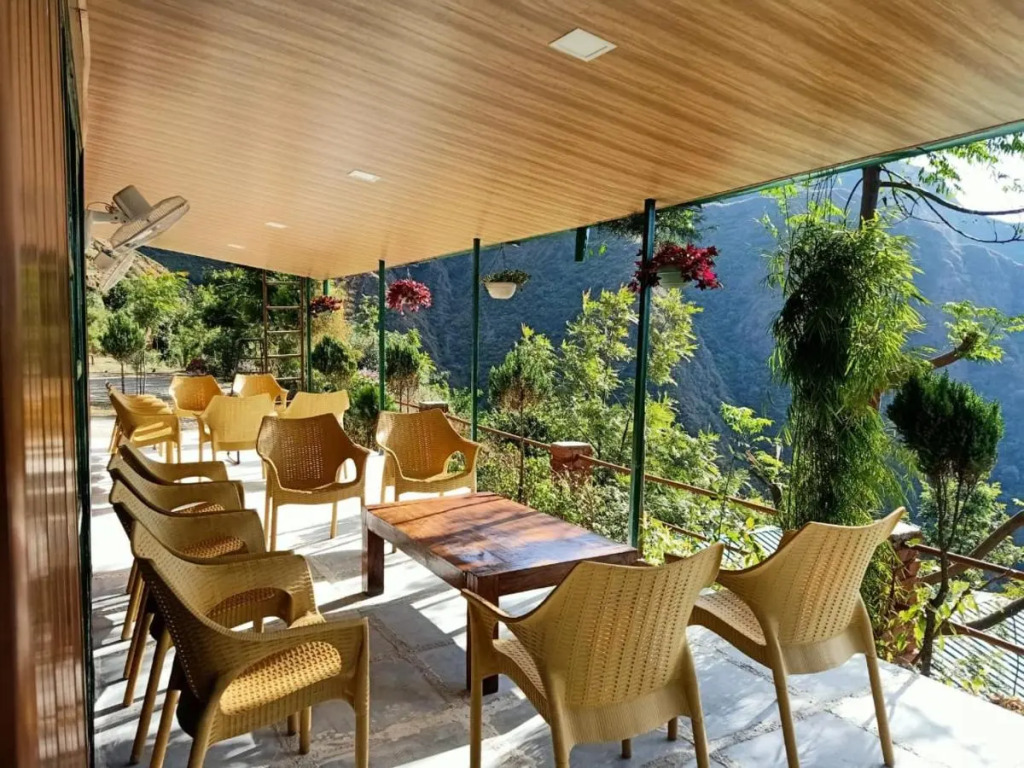 Room on the Roof, Viraatkhai-Chakrata, By Himalayan Eco Lodges