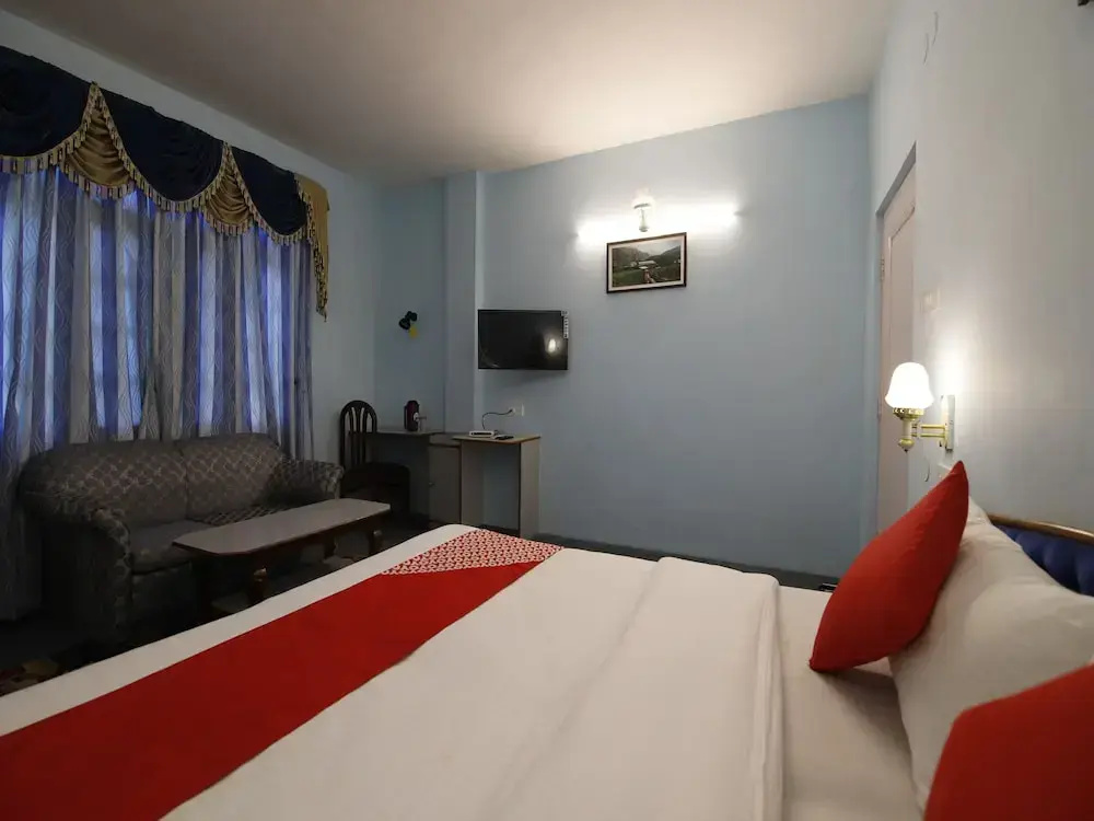 OYO 14534 Hotel Oakwood