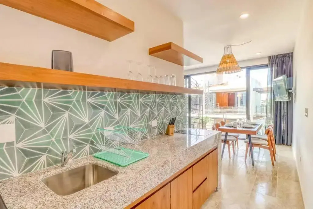 305 Amena Modern Secluded Penthouse w/ Private Pool & Gym