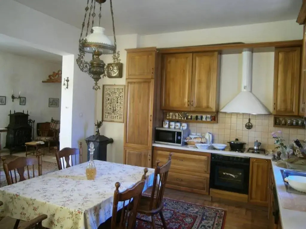 Retro - 19th Century Guest House