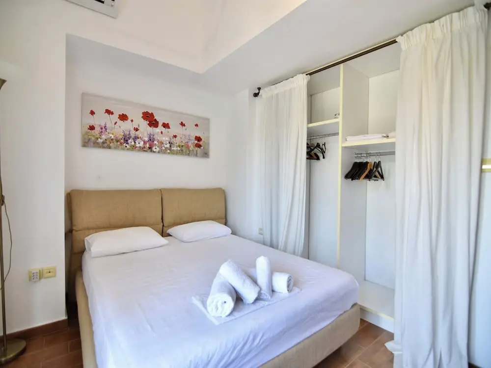 Stylish Maisonette With 3 Bedrooms in Vourvourou, Greece