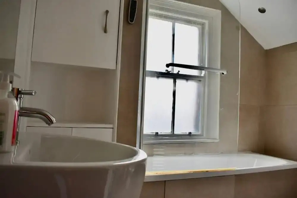 Newly Renovated 2 Bedroom Georgian House in Fairview
