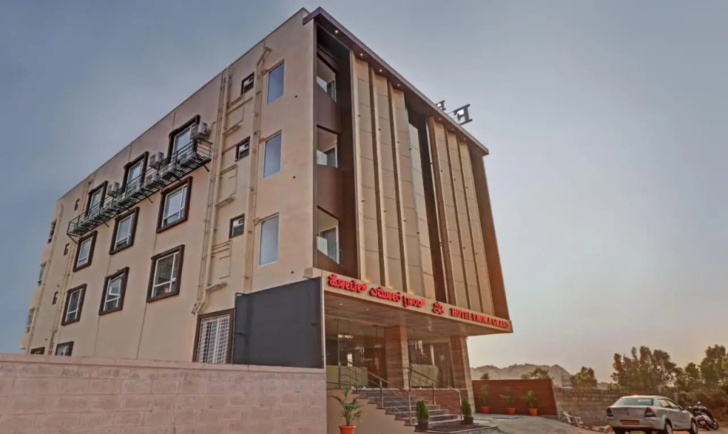 Treebo Emora Grand - Near Bangalore Airport