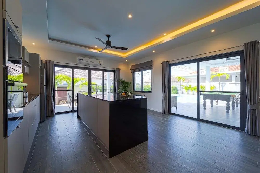 Modern 3 Bedroom Private Pool Villa ML7