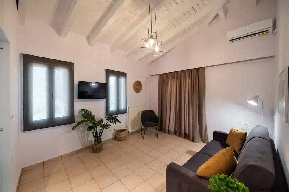 Drakatos Apartment 1B Z
