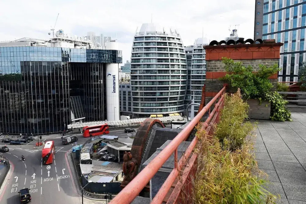 Grand 2 bed 2 Bath Home on Old Street Roundabout