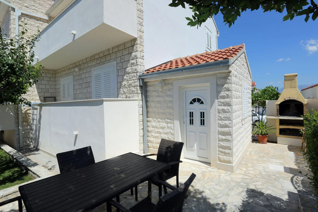 Apartment Ali - modern apartments: A2 Supetar, Island Brac