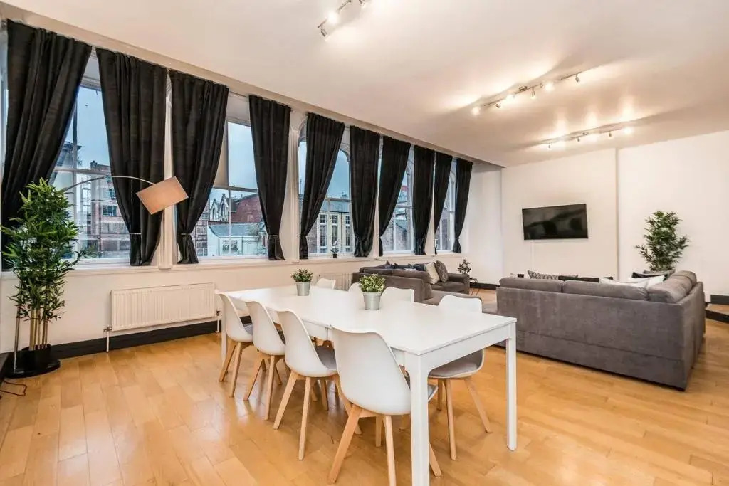 Beautiful Spacious Apartment in the City Centre