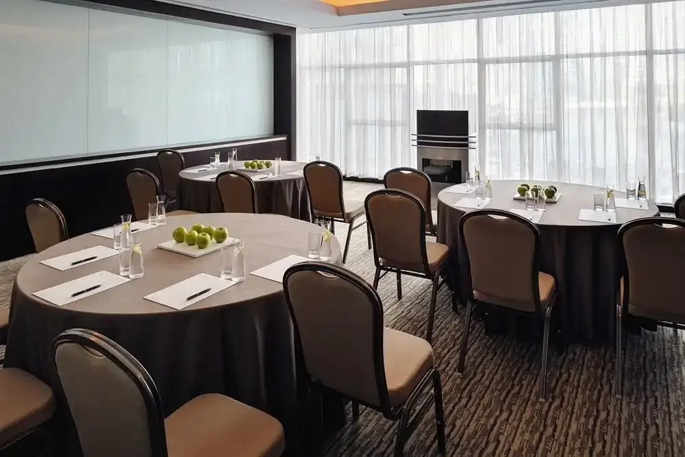 Mövenpick Hotel Jumeirah Lakes Towers Dubai