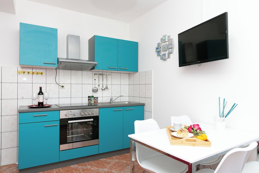 Apartments Tiho II