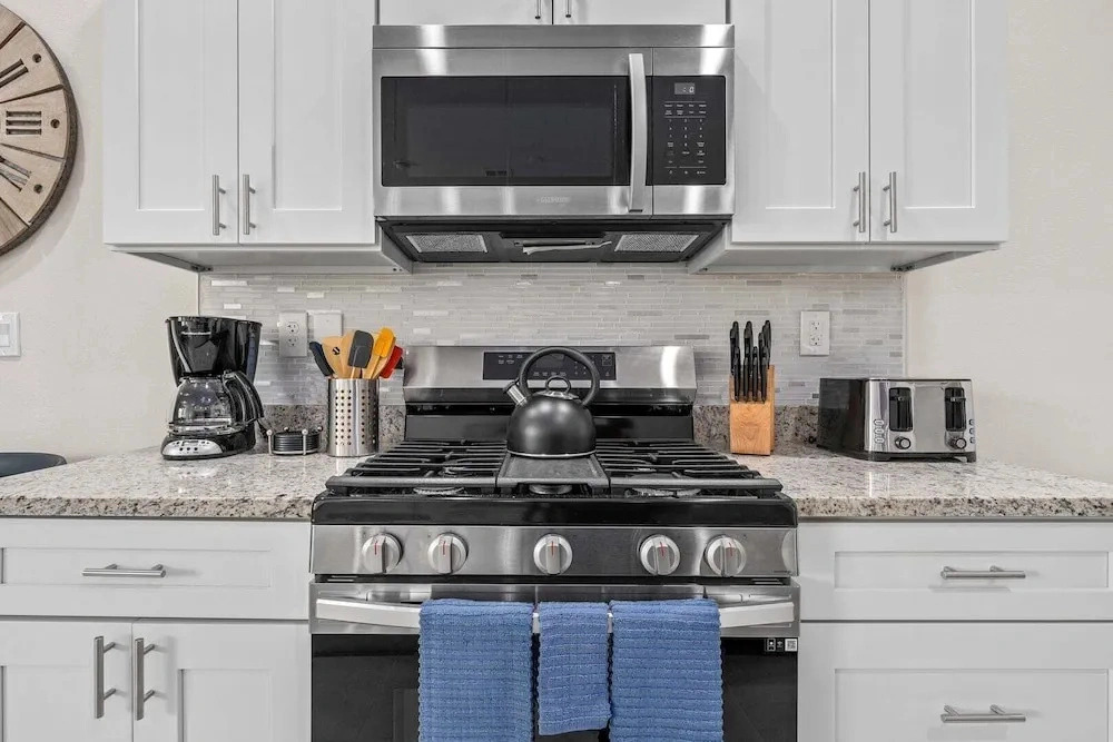 Comfortable Home w 3 En-suites