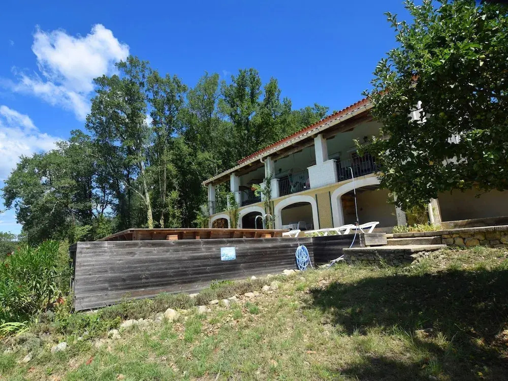 Charming Holiday Home Near River in Vallon-Pont-D'Arc
