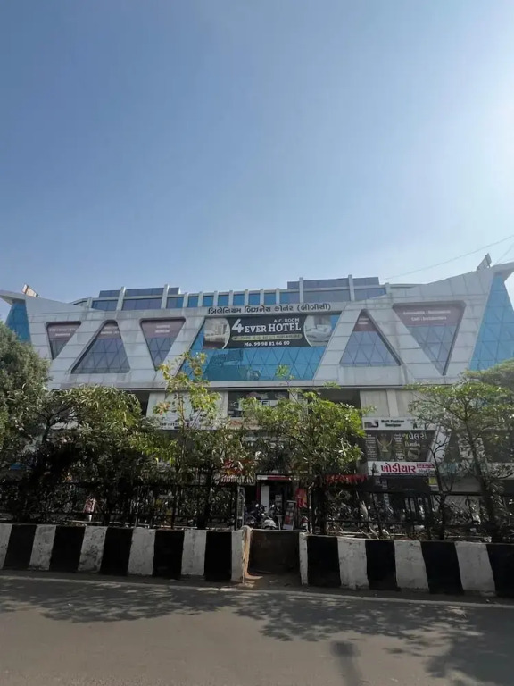 4 Ever Hotel - Surat
