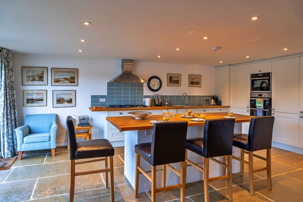 Riverside Home in Devon With Stunning Views