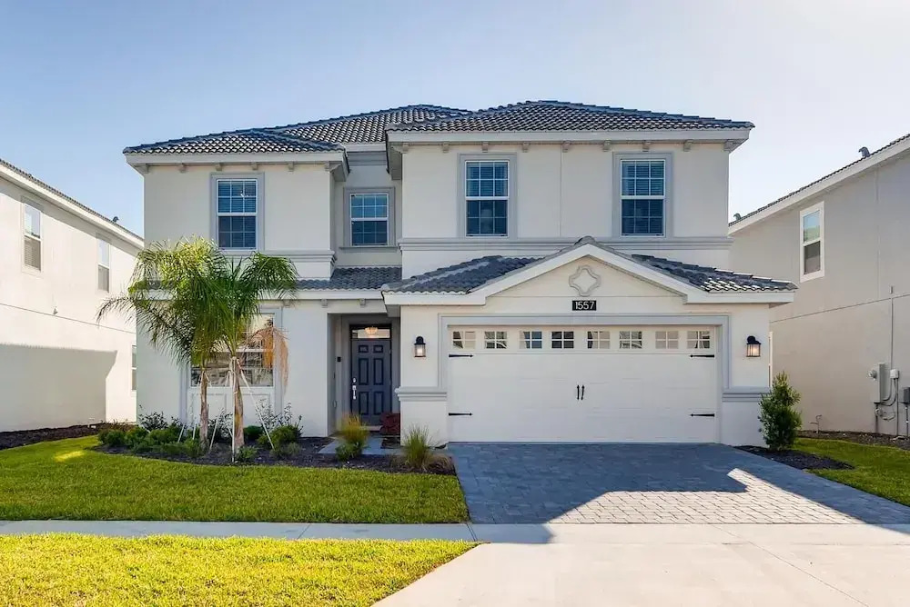 1557 MC - 6BR Poolside Paradise: Ultimate Fun!