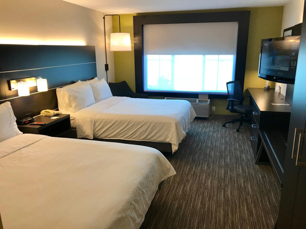Holiday Inn Express & Suites Tracy by IHG
