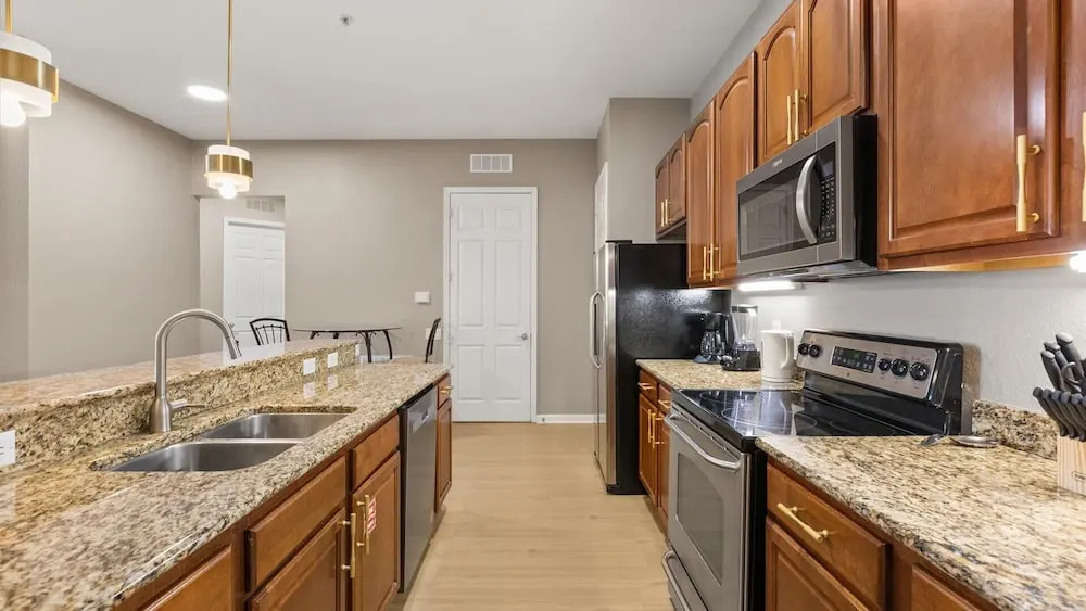 Near Universals Epic Universe Suite -3br
