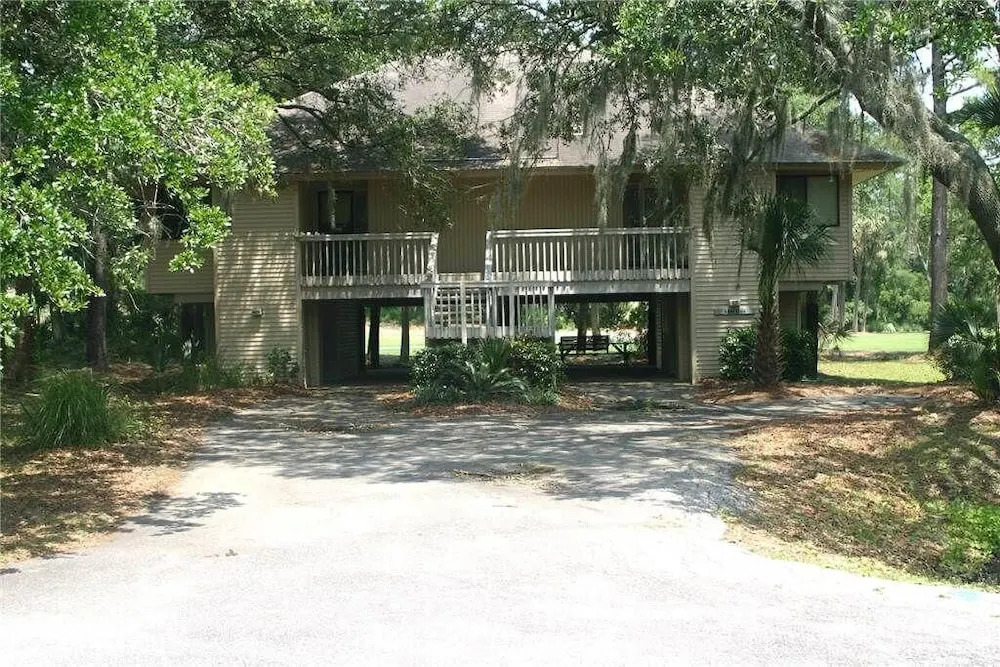Club Cottage 825
