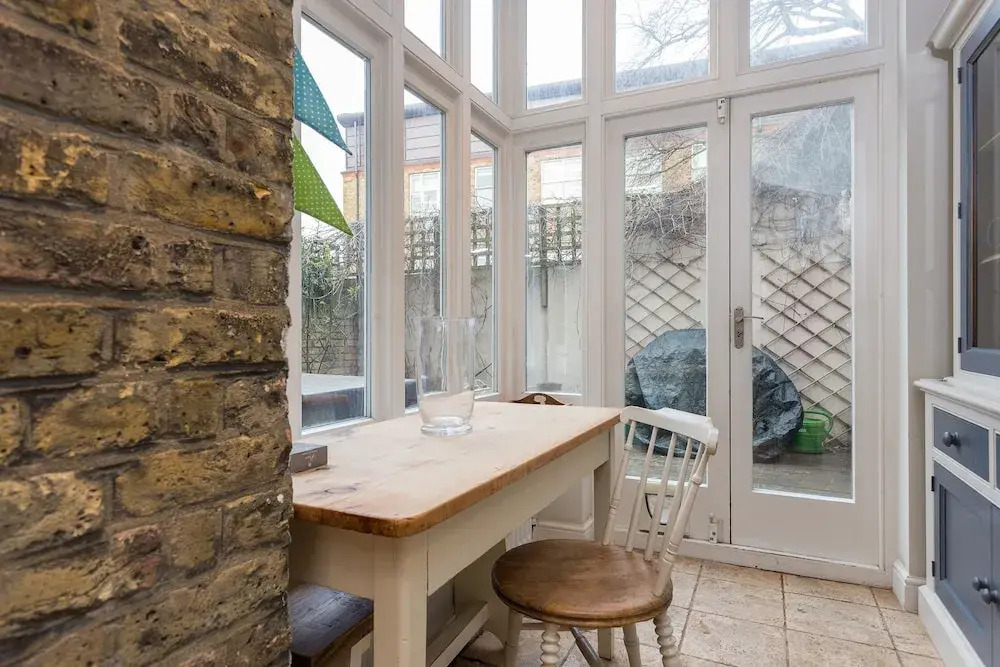 1 Bedroom Garden Flat In Clapham Common