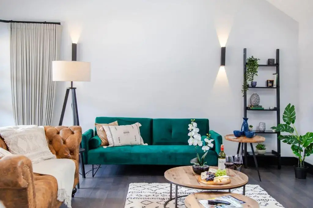 Stunning LUX Scandinavian style apt for 5 Parking