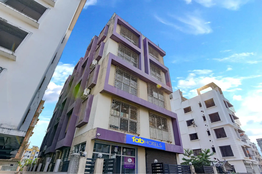 FabHotel Sharma Inn