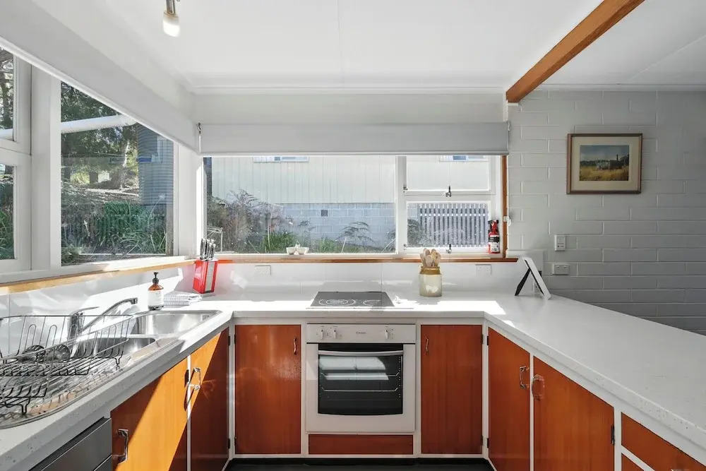 Coningham Beach House - 3 Bedrooms
