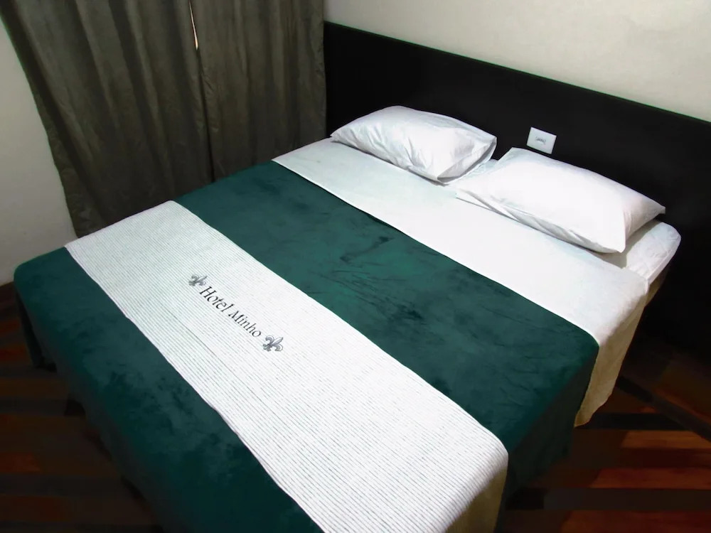Hotel Minho - Ótima Escolha Próximo à 25 de Março, Brás, Bom Retiro, Metrô e Hospital da Mulher - Café da Manhã Incluso - Estacionamento em Frente