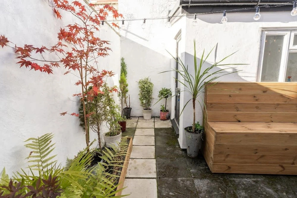 Stylish 3-bed City Centre Home Private Parking