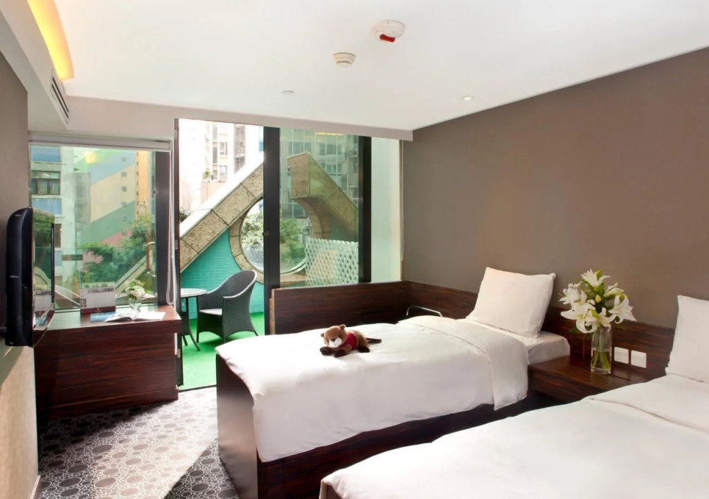 J Link Hotel