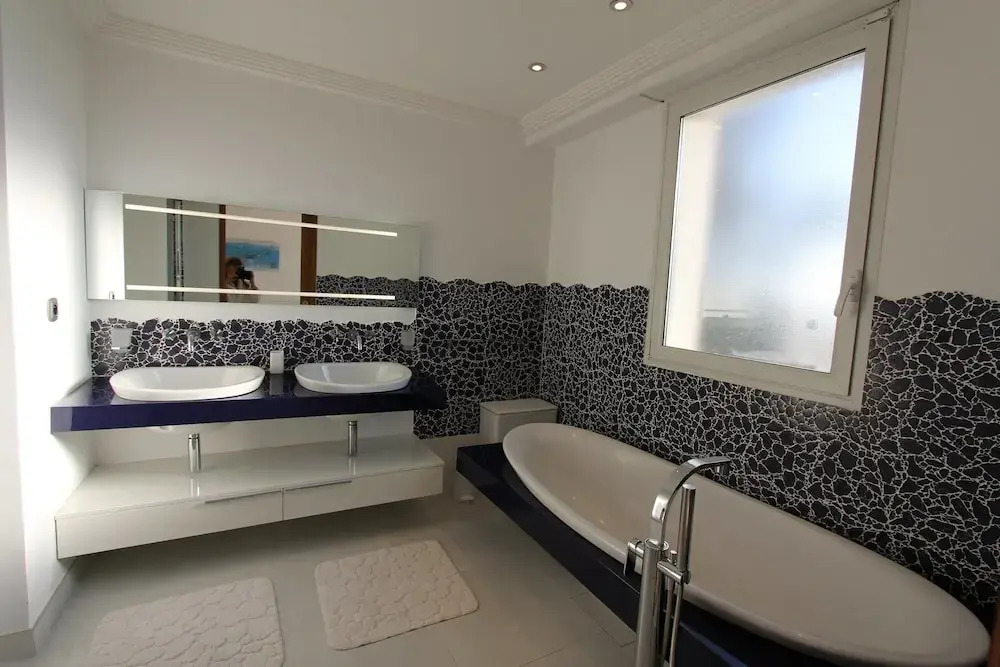 "AU HAVRE DE PAIX" 5 étoiles Prestige jacuzzi, hammam, sauna, PISCINE chauffée Mougins Cannes Grasse