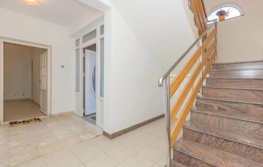 Nice Apartment in Zadar With 3 Bedrooms, Wifi and Outdoor Swimming Pool