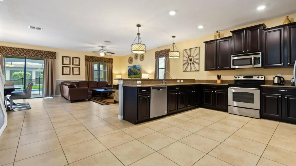 8BD 5BA Spacious Home w Pool SPA Theater Game Room