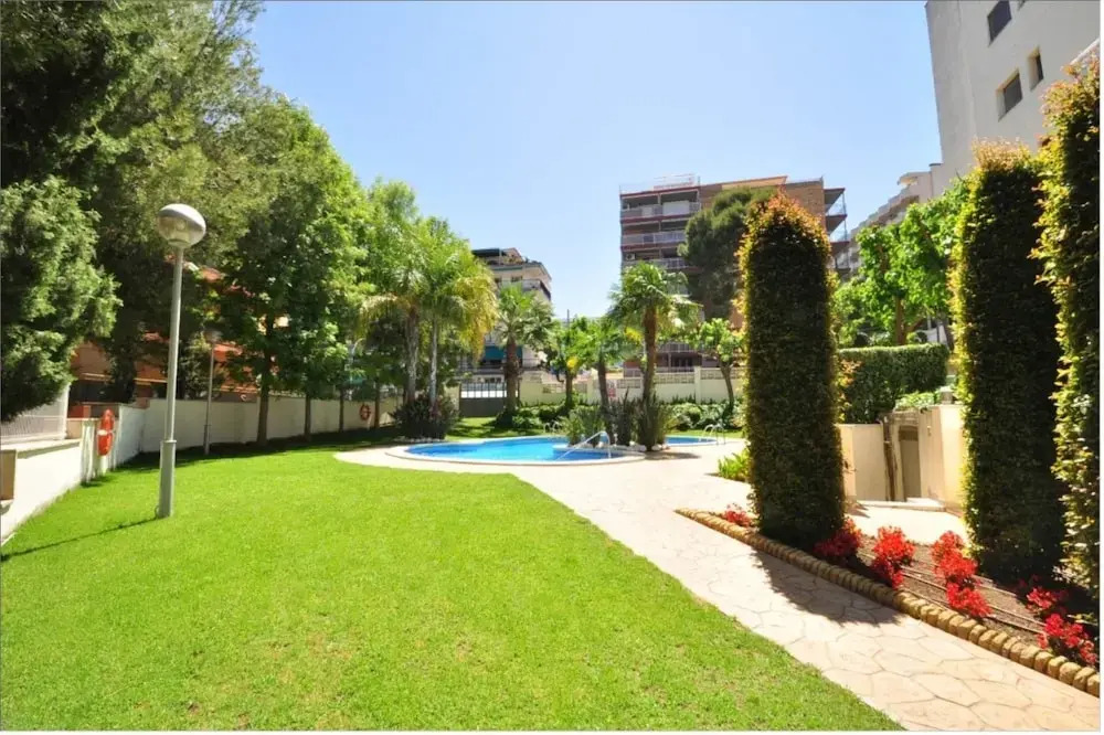 T&H Les Ones Family Apartments