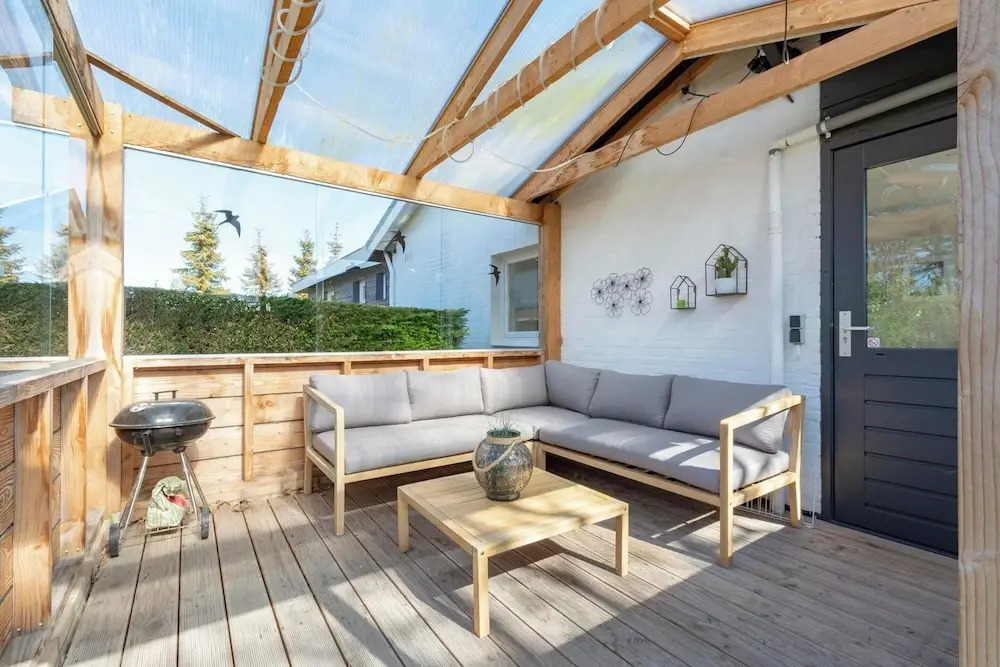 Bungalow in Sint Maartenszee Near Beach