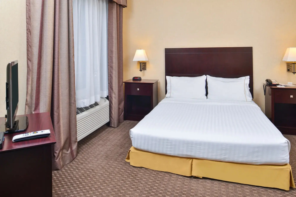 Holiday Inn Express Hotel & Suites Portland - Jantzen Beach by IHG