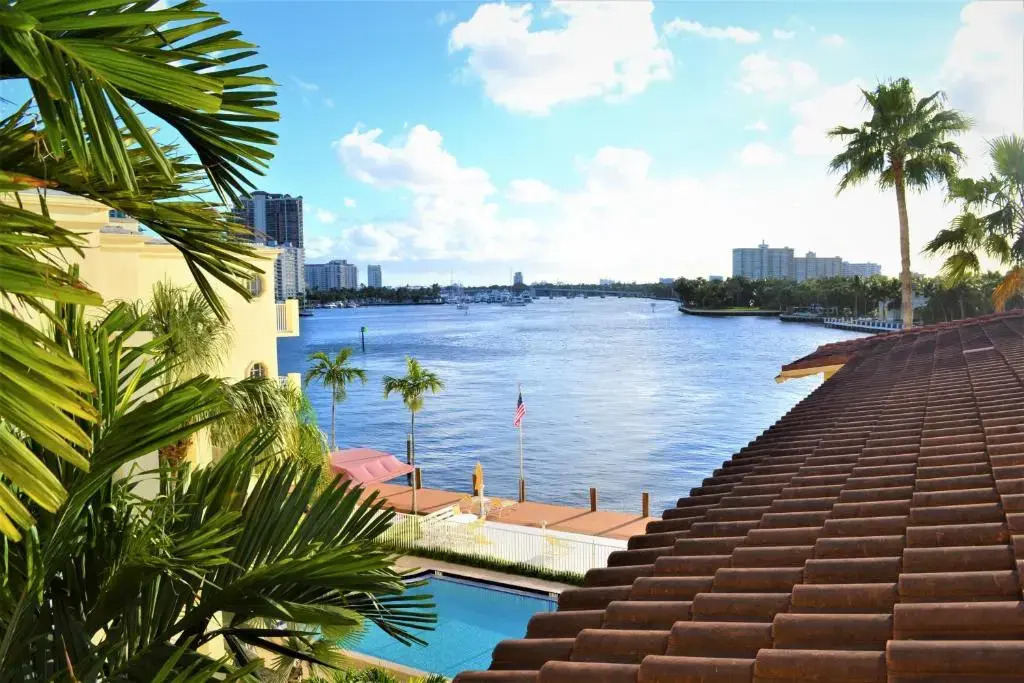 Fort Lauderdale Yacht and Beach Club 416