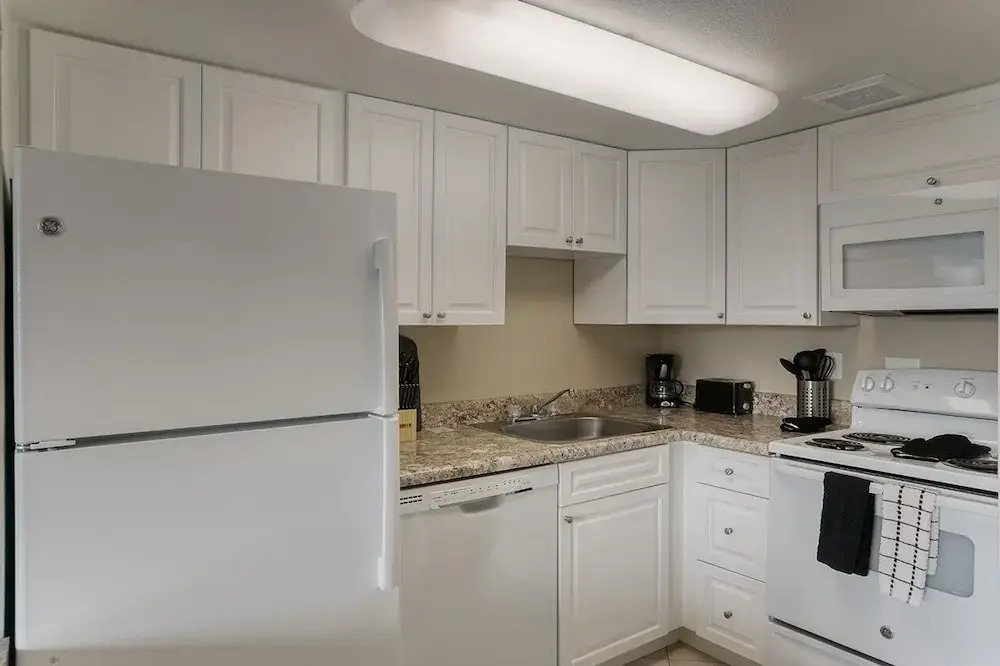 135 Fully Furnished, amenities galore! by RedAwning
