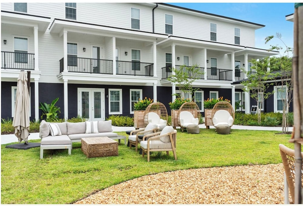 Landing Apartments Lakeland Near Winston