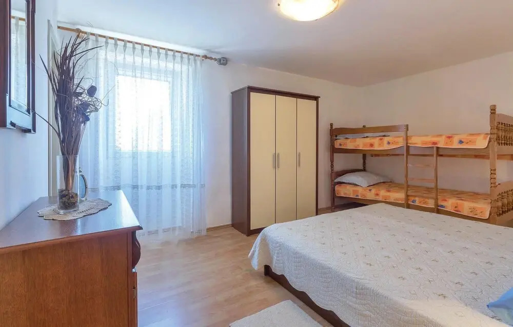 Lovely Home In Pula With Wifi